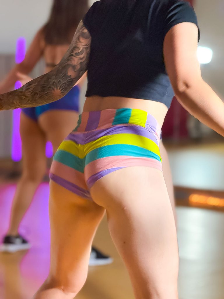 Candy Cheeks Shorts - Low Waist - Short Leg