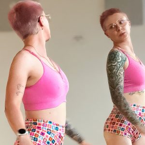 Retro Bloom Shorts - High Waist - Short Leg