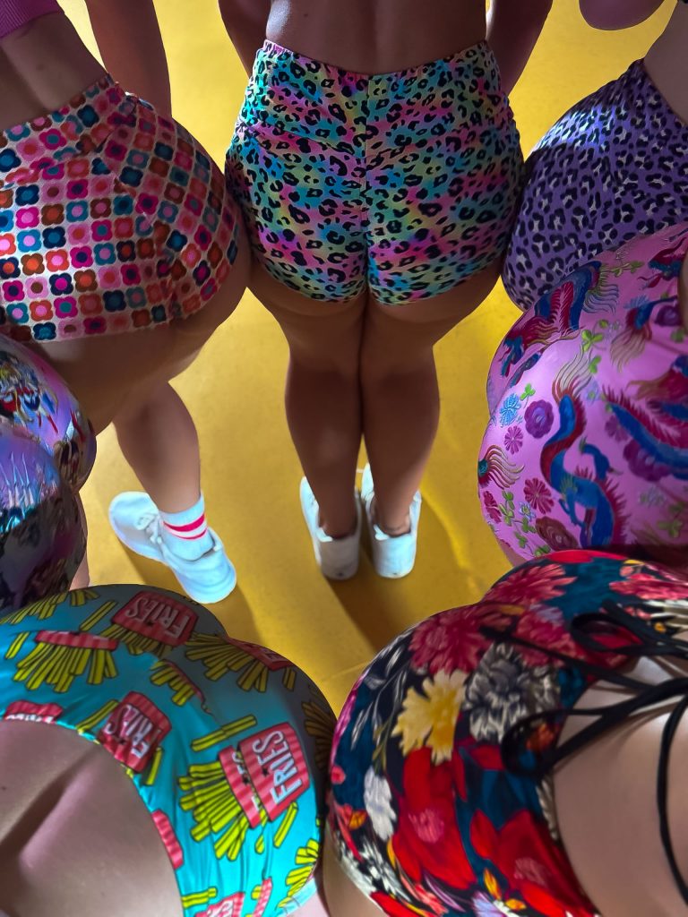 Rainbow Roar Shorts - Low Waist - Long Leg